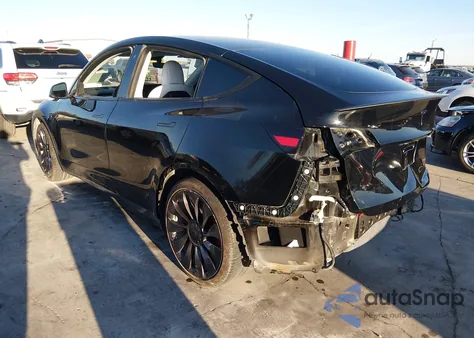 2022 Tesla Model Y Performance Dual Motor All-Wheel Drive z USA, uszkodzony, nr VIN 7SAYGDEF9NF313627